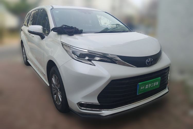 Used Toyota SIENNA 2021 2.5L Hybrid Comfort Edition Front Right 45 Deg