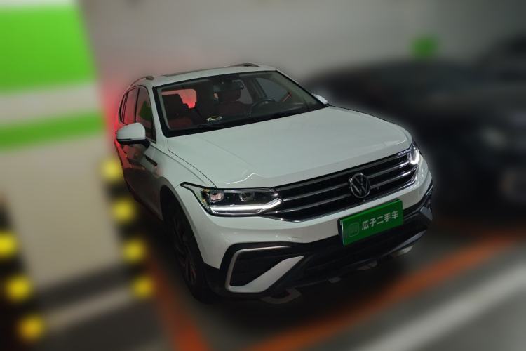 Used Volkswagen Tiguan L 2024 300TSI Automatic Two-Wheel Drive Smart Edition Front Right 45 Deg