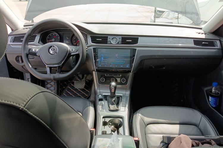 Used Volkswagen Passat 2016 1.8T Government Procurement Version (CEA Engine + 6AT) Center Console