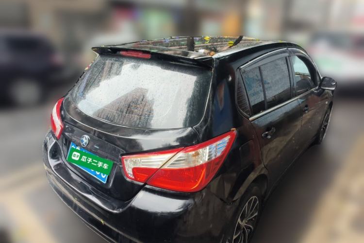 Used Venucia R50 2014 1.6L Automatic Splendid Edition