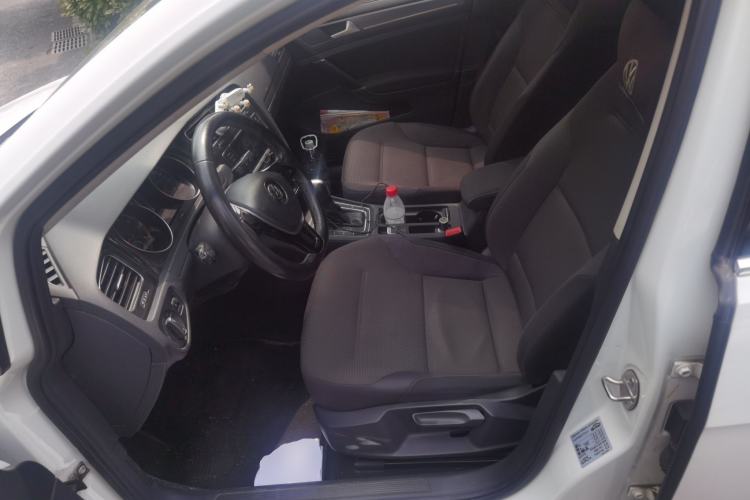 Used Volkswagen Golf 2017 1.6L Automatic Comfort Million-Vehicle Anniversary Edition Left Front Seat