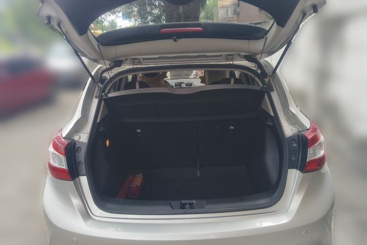 Used Nissan Tiida 2016 1.6L CVT Cool Dynamic Edition