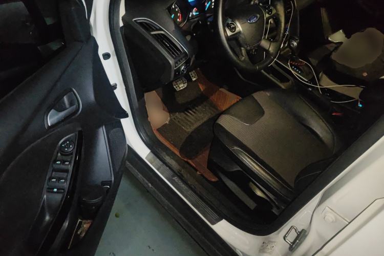 Used Ford Focus 2012 Sedan 1.6L Automatic Fashion Edition