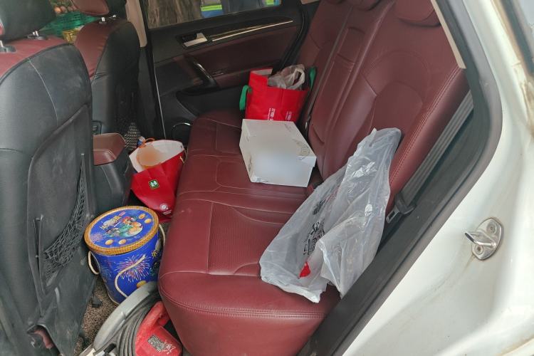 Used Zotye T600 2015 2.0T DCT Prestige Edition Left Rear Seat