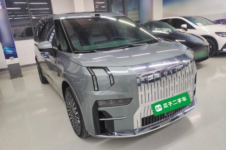 Used Zeekr 009 2024 Six-Seat Executive Version 4WD 108 kWh Front Right 45 Deg