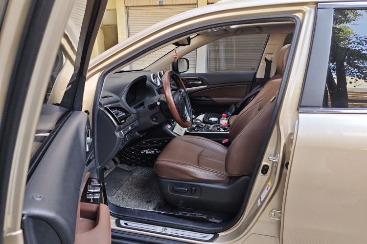 Used BYD Tang New Energy 2015 2.0T Four-Wheel-Drive Flagship Model