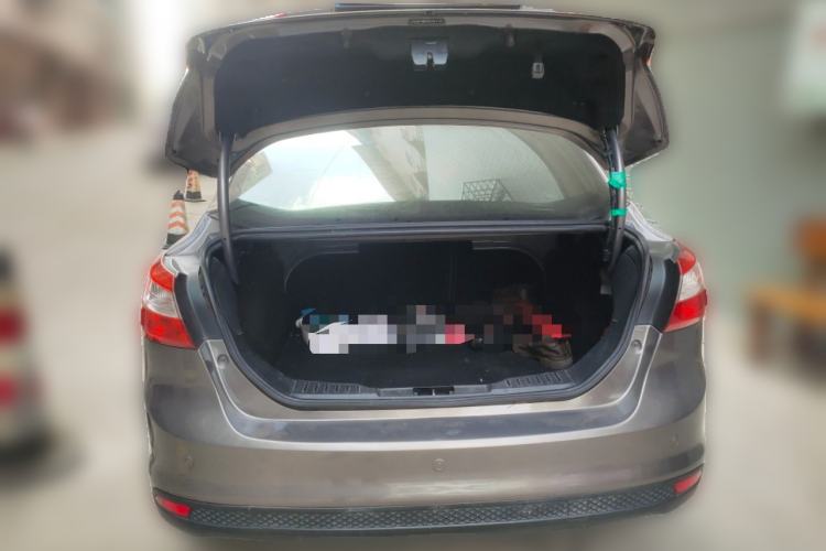 Used Ford Focus 2012 Sedan 1.6L Manual Fashion Edition
