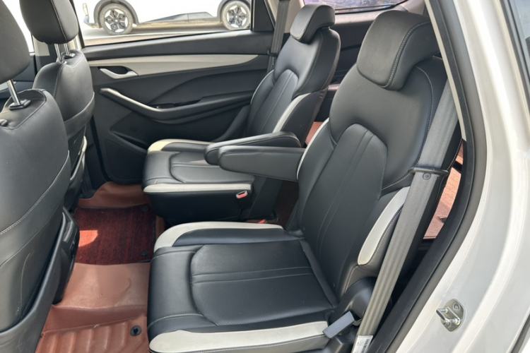 Used Baojun 360 2019 1.5L CVT Elite Version China VI Interior 6