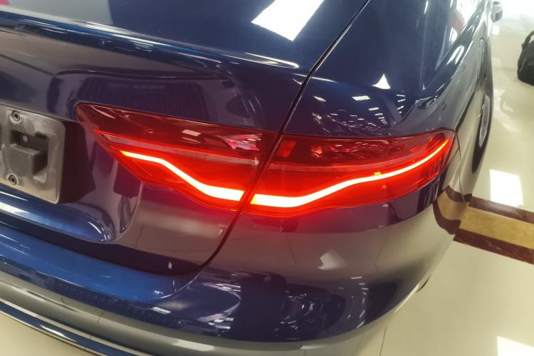 Used Jaguar XEL 2021 2.0T 250 PS R-DYNAMIC S Advanced Sport Edition Right Rear Taillight