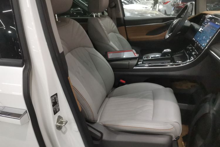 Used GAC Trumpchi M8 2024 Master Series 400T Prestige Edition
