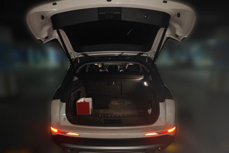 Used Lincoln Corsair 2021 2.0T Two-Wheel-Drive Luxury Edition Trunk