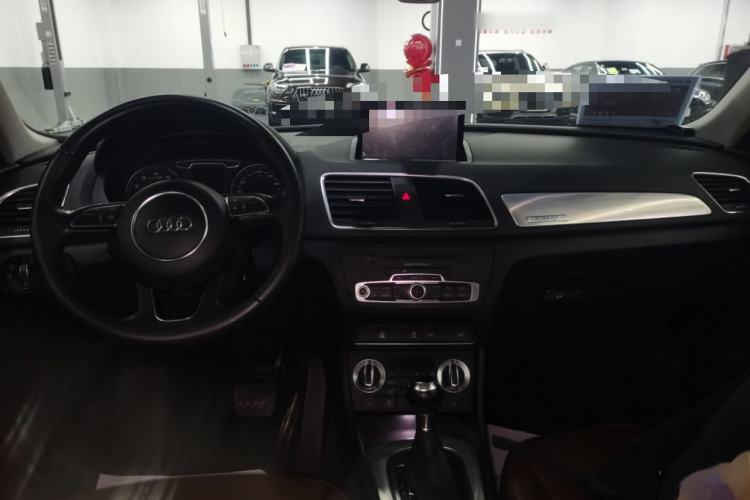 Used Audi Q3 2015 35 TFSI quattro Technology Edition Center Console