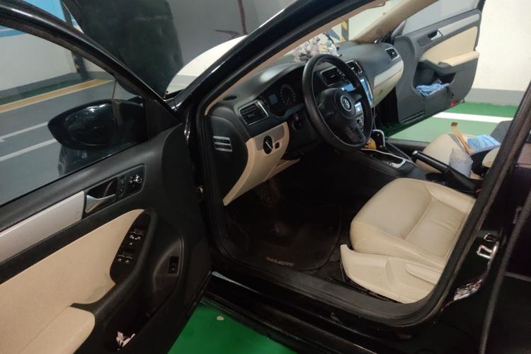 Used Volkswagen Sagitar 2012 1.6L Automatic Comfort Edition Driver Seat