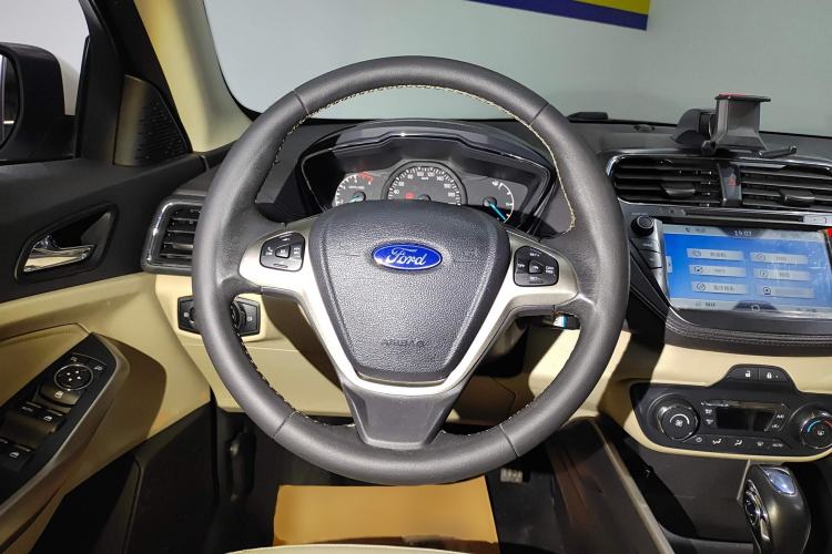 Used Ford Escort 2015 1.5L Automatic Fashion Model