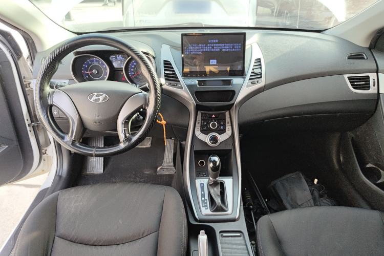 Used Hyundai Elantra (5th Generation / Langdong) 2016 1.6L Automatic Smart Version