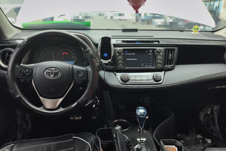 Used Toyota RAV4 2015 2.0L CVT Two-Wheel Drive Fashion Edition