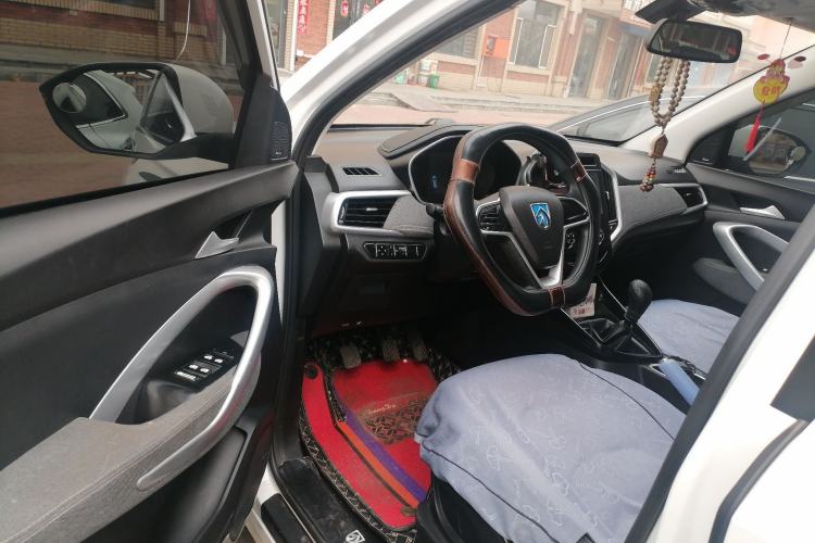 Used Baojun 530 2020 1.5T Manual Comfort Version 6 Seats Interior 3