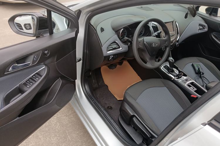 Used Chevrolet Cruze 2018 Redline 320 Automatic Pioneer Edition
