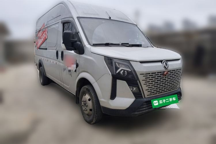 Used Dongfeng Yufeng 2023 V9+ 2.3T Manual Rear-Drive Cargo Van with Dual Rear Tires 3-Seater