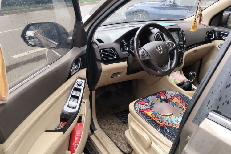 Used Baojun 730 2014 1.5L manual luxury trim 7 seats