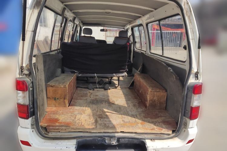 Used Jinbei Hiace 2014 2.0L Fifth-Generation Xiangyun Comfort Type 1 4G21C Trunk