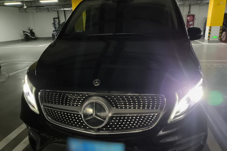 Used Mercedes-Benz V-Class 2022 V 260 L Long-wheelbase Luxury Edition Front