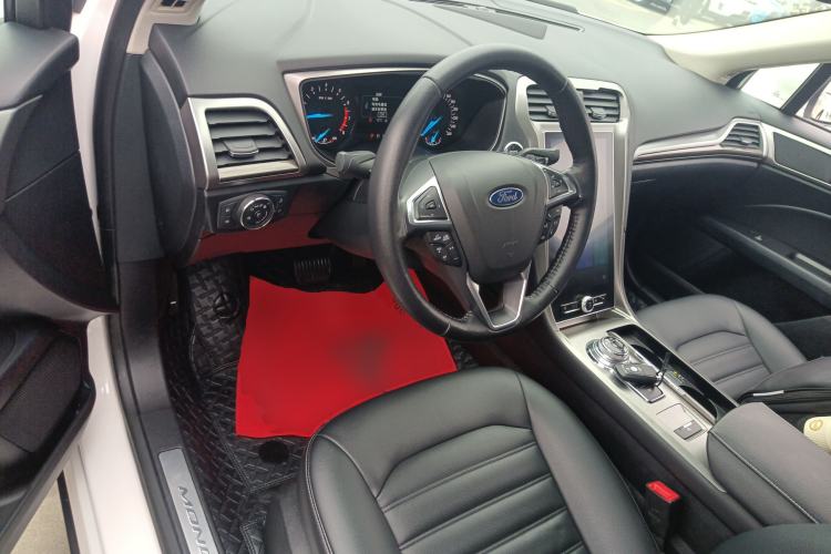 Used Ford Mondeo 2020 EcoBoost 180 Stylish Model Center Console