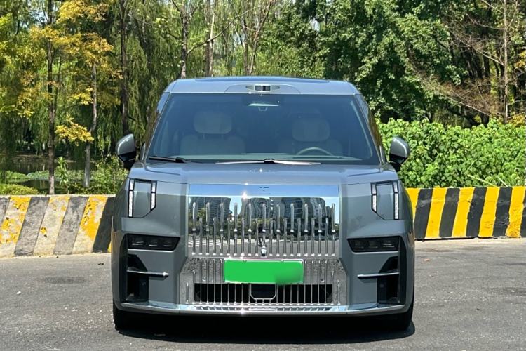 Used Zeekr 009 2024 7-Seater Walk-Through Version Four-Wheel Drive 108 kWh