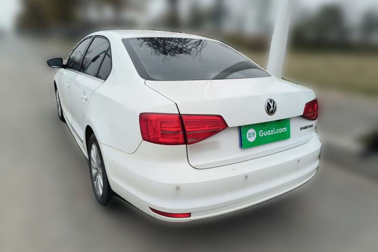 Used Volkswagen Sagitar 2015 1.6L Manual Comfort Model