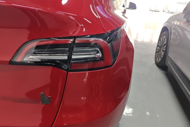 Used Tesla Model Y 2022 Long-Range All-Wheel-Drive Version