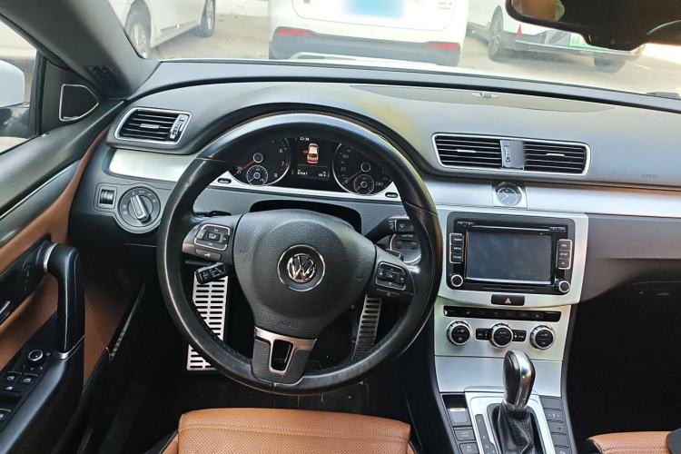 Used Volkswagen FAW-Volkswagen CC 2015 2.0 TSI Ultimate Model Steering Wheel