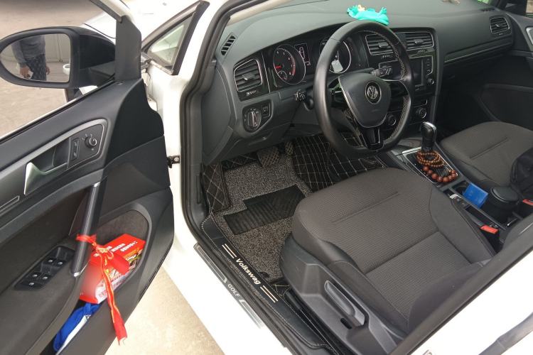 Used Volkswagen Golf 2017 230TSI Automatic Comfort Edition – Celebrating Milestone of One Million Units Driver Seat