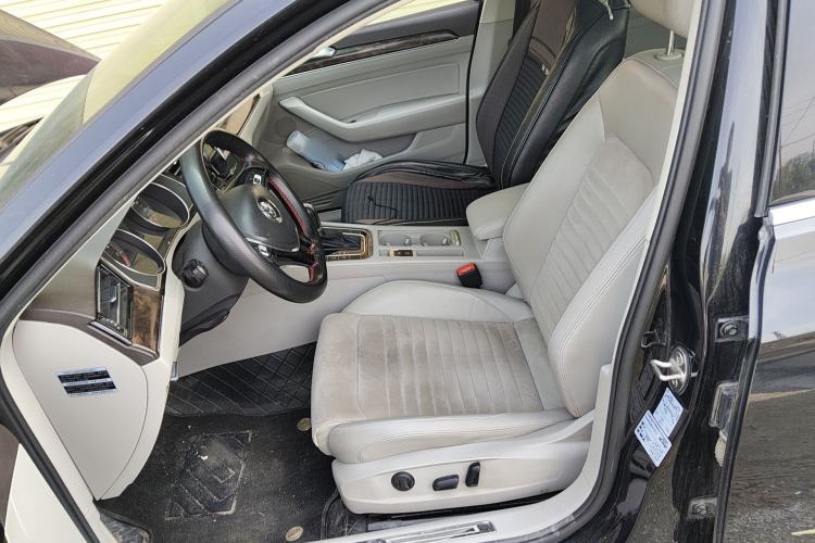 Used Volkswagen Magotan 2017 330TSI DSG Luxury Model Left Front Seat