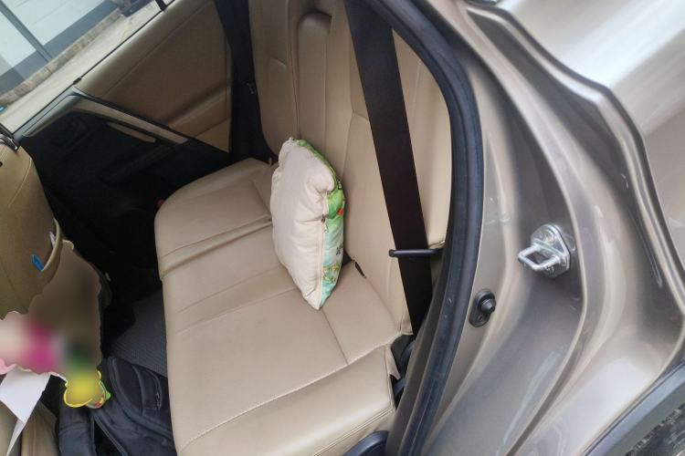 Used Toyota RAV4 2015 2.0L CVT Two-Wheel Drive Fashion Edition Left Rear Seat