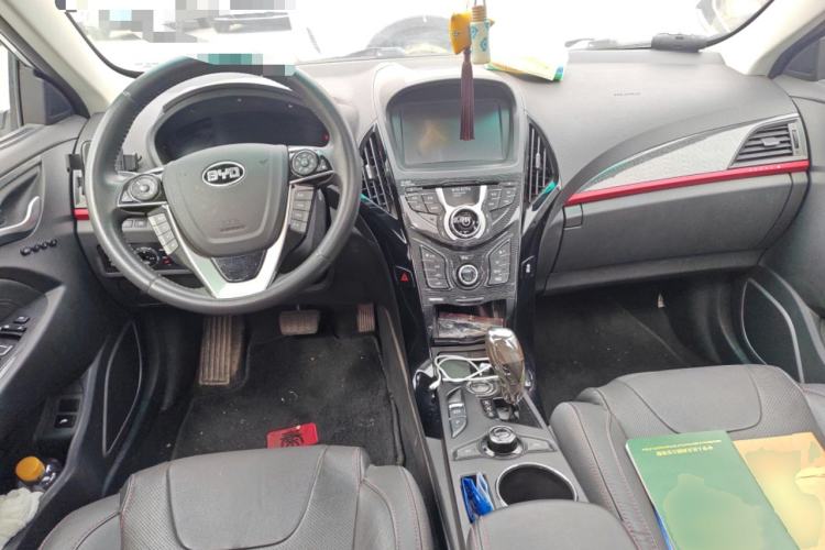 Used BYD Qin New Energy 2014 1.5T Cool Black Knight Flagship Model
