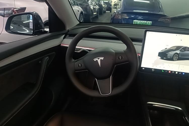 Used Tesla Model Y 2024 Long-Range All-Wheel-Drive Version