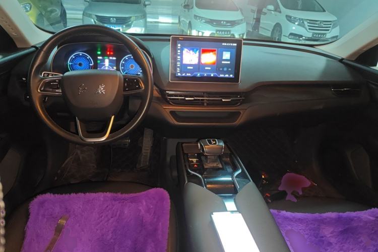 Used Hongqi E-QM5 2021 Charging Version Flagship Edition Center Console