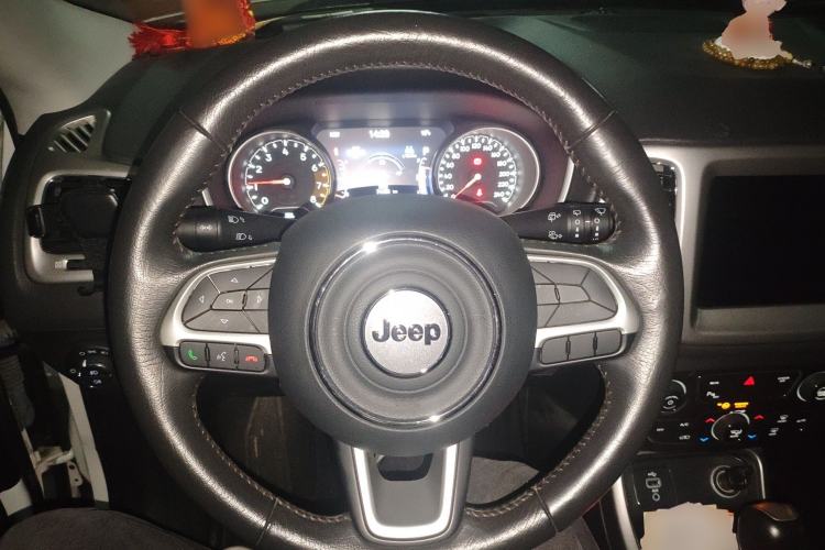 Used Jeep Compass 2017 200T Automatic Family Edition
