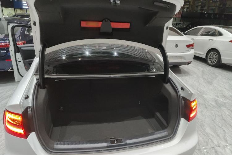 Used Audi A4L 2016 30 TFSI Collector's Edition Automatic Comfort Model
