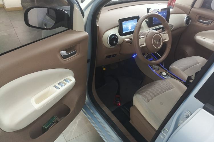 Used Wuling Hongguang MINIEV 2025 Four-Door Version Premium Edition Driver Seat