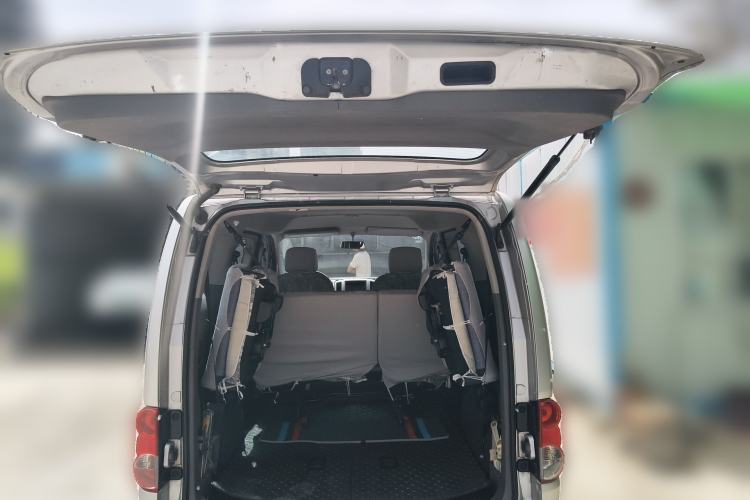 Used Nissan NV200 2012 1.6L 232 Seats Zunya Trim Trunk