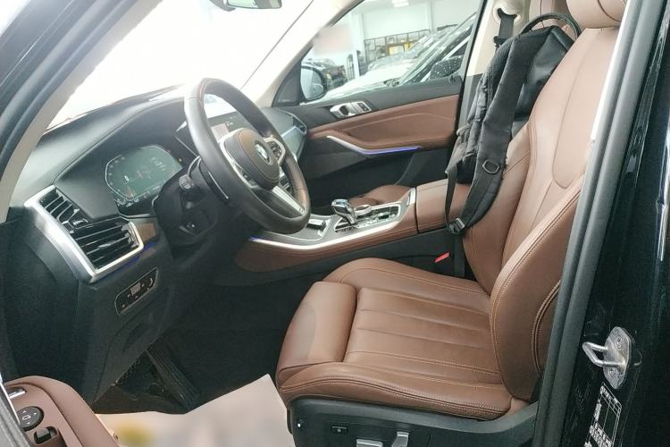 Used BMW X5 2022 xDrive40i M Sport Package Left Front Seat