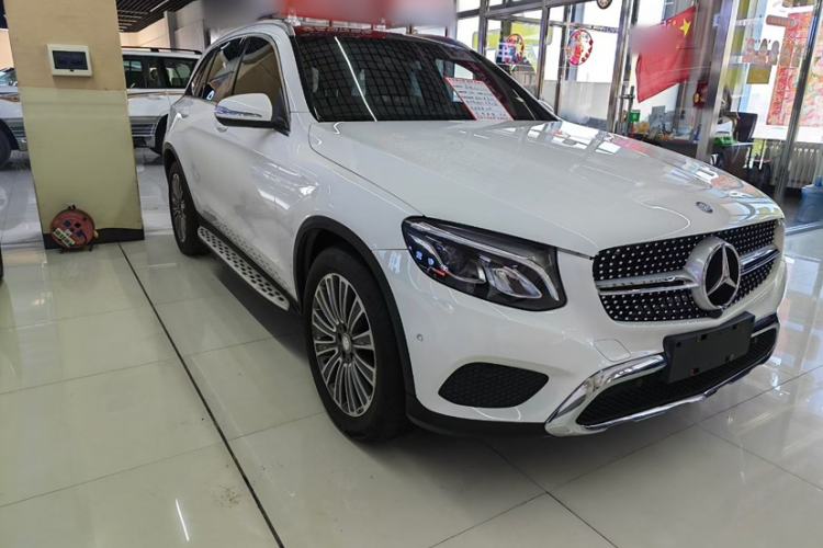 Used Mercedes-Benz GLC 2016 GLC 260 4MATIC Dynamic Edition Exterior 2