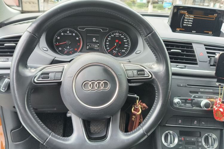 Used Audi Q3 2015 35 TFSI Comfort Model
