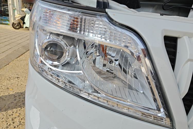 Used CHANGAN KAICHENG Ruixing M60 2023 1.5L GDI Comfort-Class Passenger Vehicle 6/7 Seats Right Front Headlight