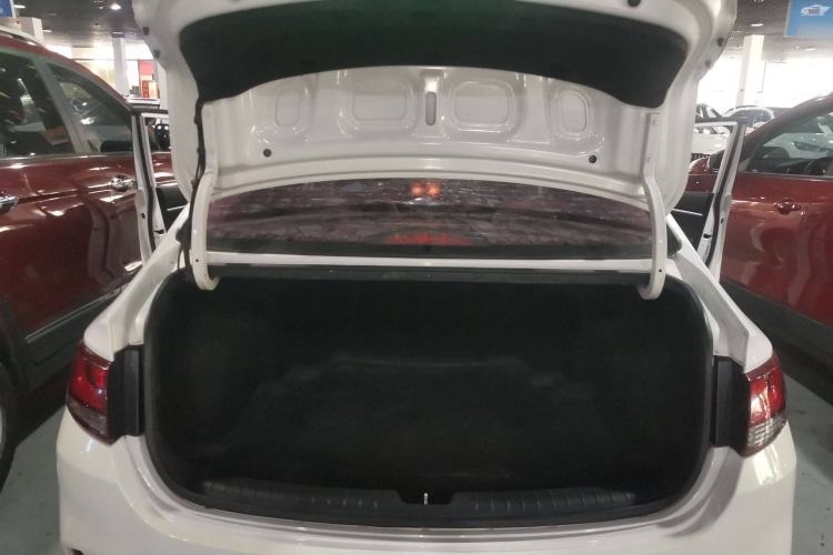 Used Hyundai Celesta 2017 1.6L Automatic Enjoyment Version GLS
