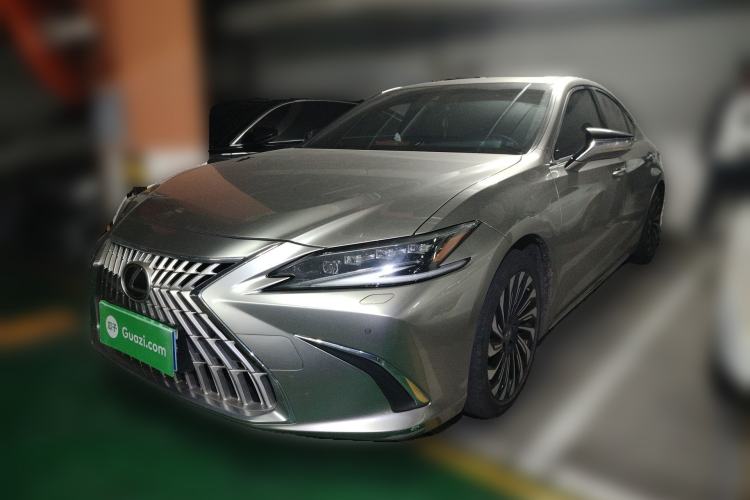 Used Lexus ES 2022 300h Silver Glow Limited Edition