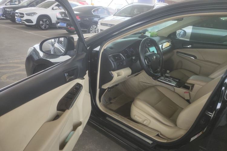 Used Toyota Camry 2015 2.0G Premier Edition
