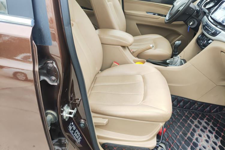 Used Baojun 730 2016 1.5T Manual Luxury Edition 7 Seats