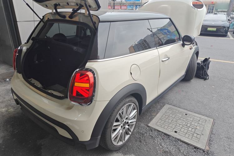Used MINI MINI 2022 1.5T COOPER Classic Edition